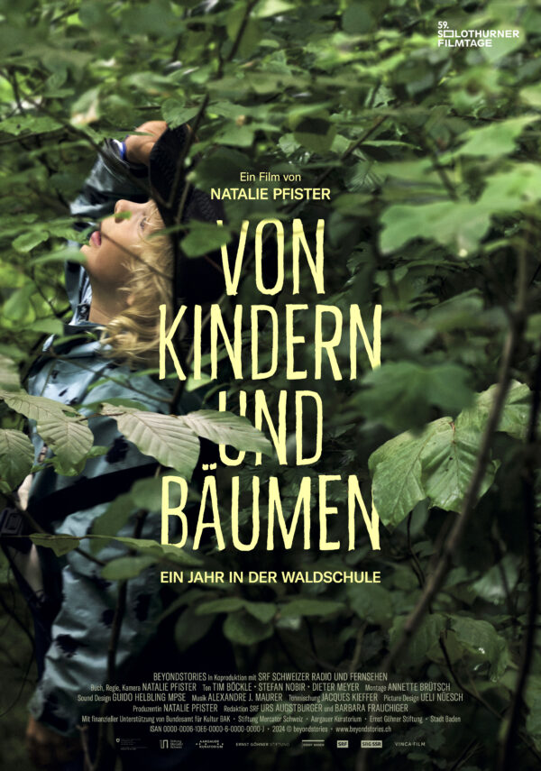 Plakat: VON KINDERN UND BÄUMEN - EIN JAHR IN DER WALDSCHULE